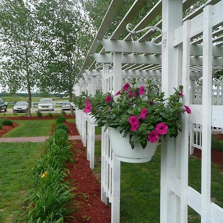 Victorian Veranda Country Inn Лорънс Екстериор снимка