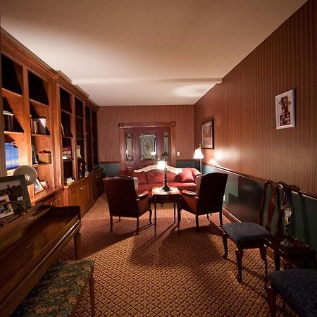 Victorian Veranda Country Inn Лорънс Екстериор снимка
